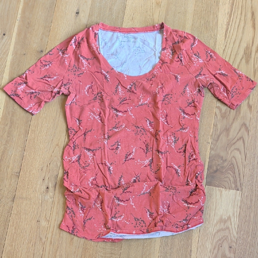 Motherhood Coral Short Sleeve Scoop Neck Tee with Dainty Floral Print